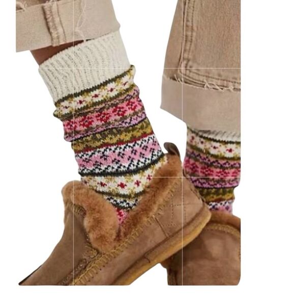 SOLD TRENCH BUNDLE TWO
Pairs of COTTON FAIR ISLE SOCK IN RED & WHITE, NWT - Picture 2 of 8